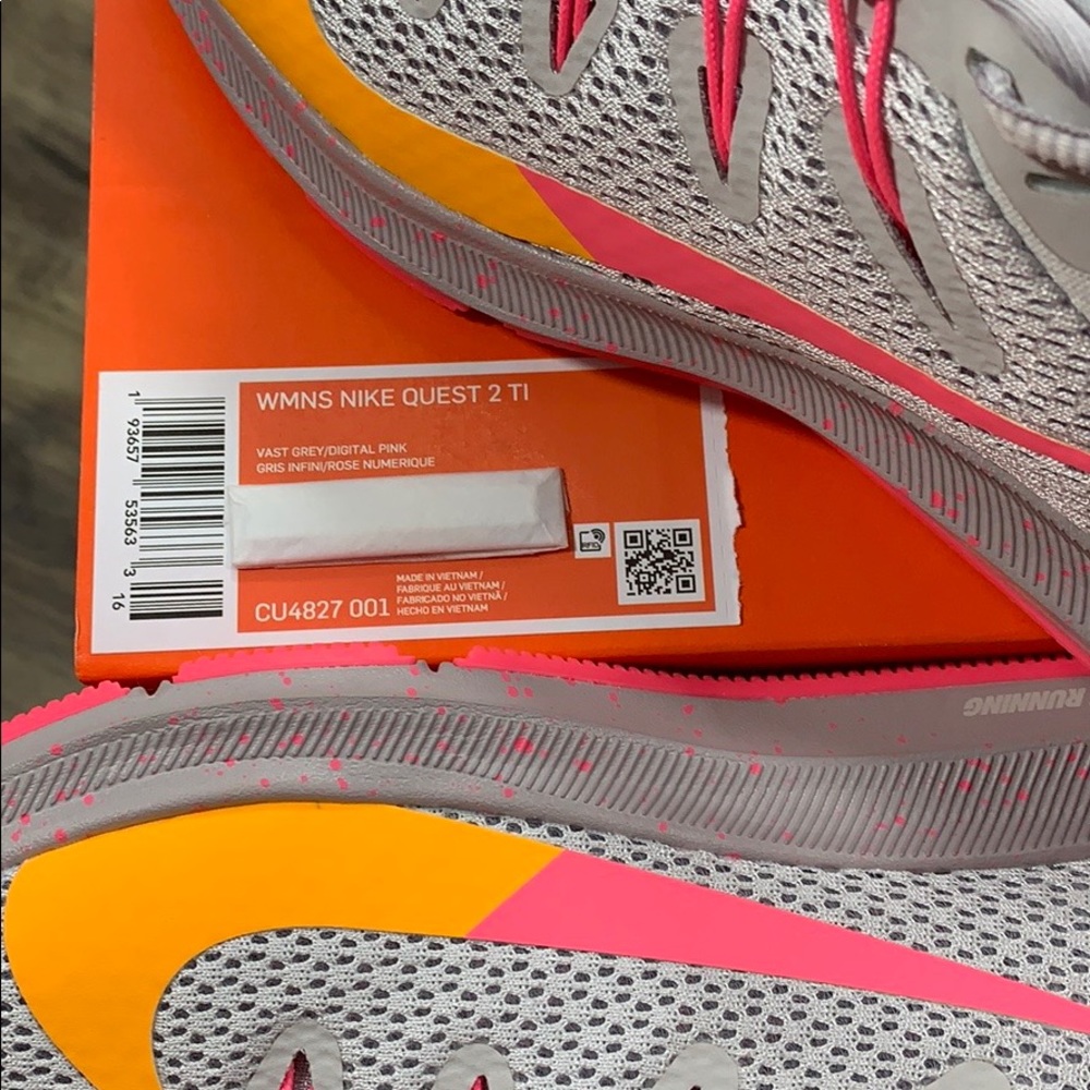 • WMNS NIKE QUEST 2TI vast grey/digital pink - Picture 11 of 16